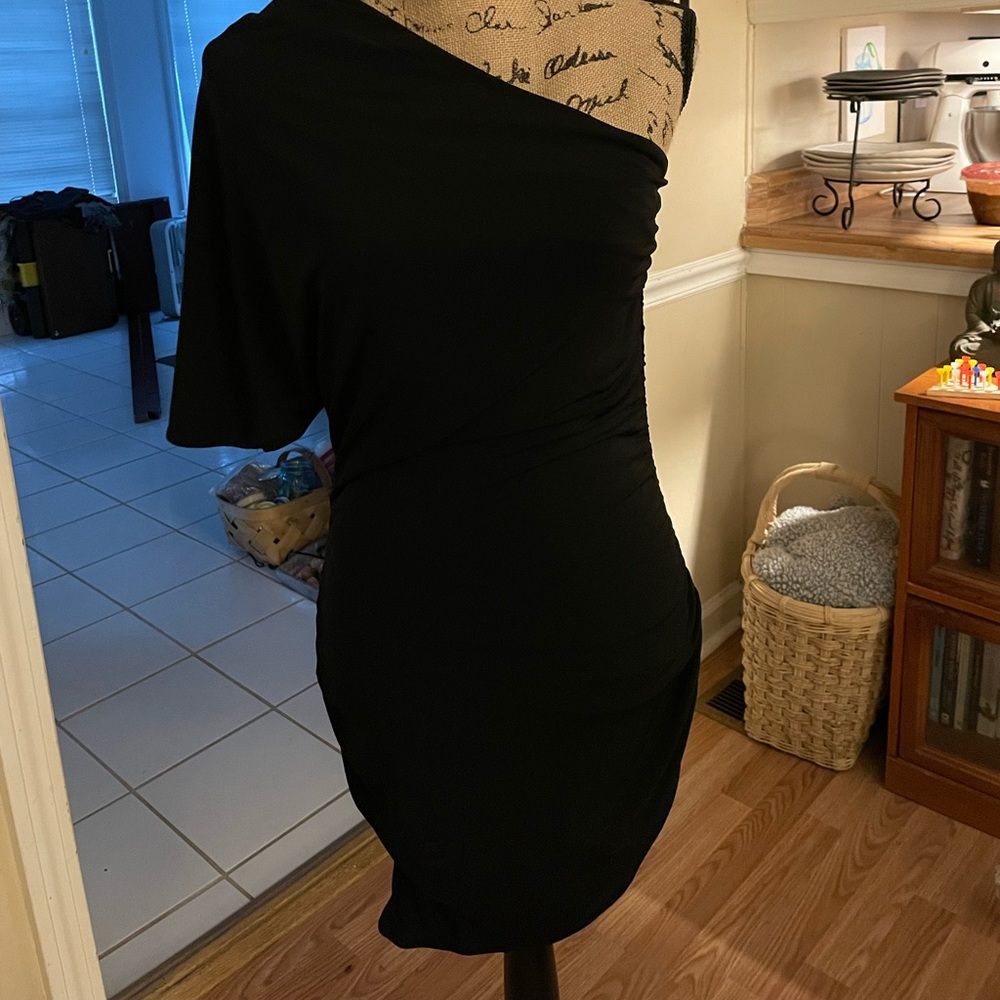 Moda International one sleeve rouched dress Size small, worn once
